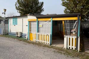 Casetta mobile in campeggio