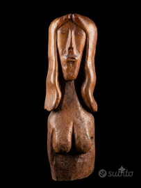 Busto femminile stile primitivista