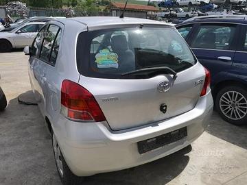 Toyota Yaris anno 2009 pezzi di ricambi