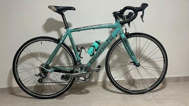 Bici da corsa Bianchi Via Nirone