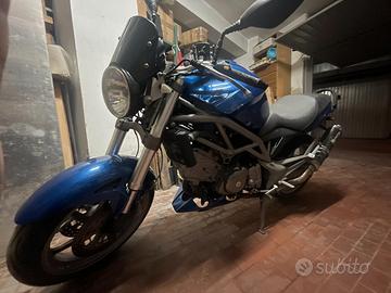 Moto Cagiva Raptor 650 IE a Pescara