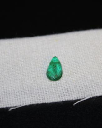 Smeraldo Naturale Certificato IGI 0.94 Ct 