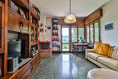 Appartamento di 100 m² con 4 locali e box auto dop