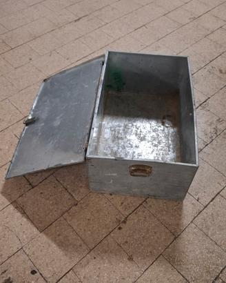 baule in metallo