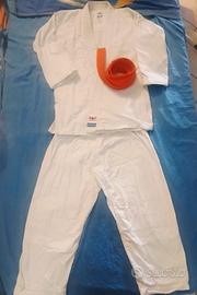 JUDOGI CON CINTURE
