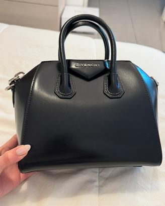 BORSA GIVENCHY ANTIGONA MODELLO PICCOLO