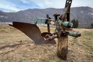 Aratro monovomere Lago