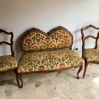 Divanetto con 2 sedie