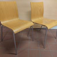 sedia in legno naturale e metallo