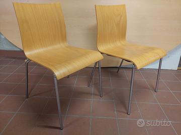 sedia in legno naturale e metallo