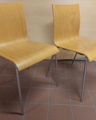 sedia in legno naturale e metallo