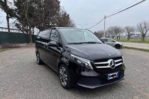Mercedes V 220 long