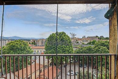 Attico / Mansarda di 208 m² con più di 5 locali a 
