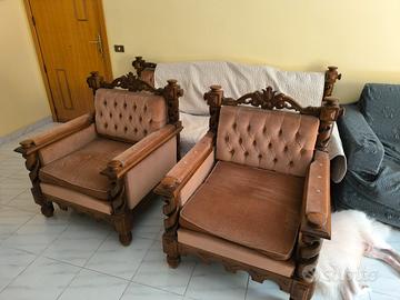 Divano poltrone tavolino in legno massiccio 