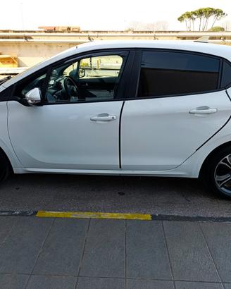 Peugeot 208 GPL Anno 2014