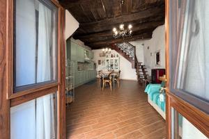 2 LOCALI A LATERA