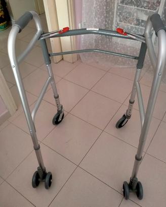 Deambulatore per anziani e invalidi 