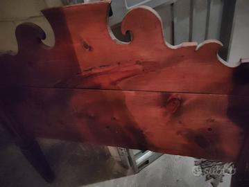 spalliera letto, tappeto, specchio tavolo antico