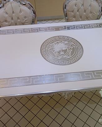 tavola e sedie Versace 