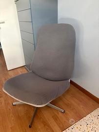Poltrona girevole con poggiapiedi IKEA vintage