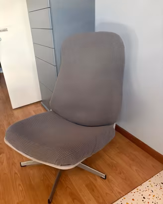 Poltrona girevole con poggiapiedi IKEA vintage