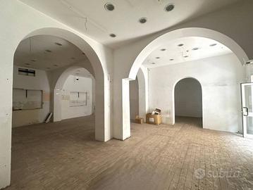 Immobile di 248 m² con 1 locale a Roma