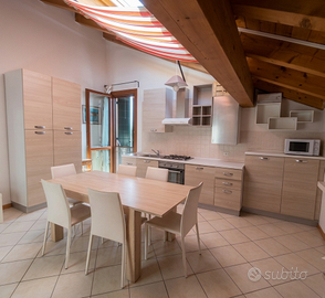 Cucina completa di elettrodomestici