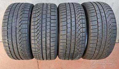 235/35R19 PZERO WINT PIRELLI PNEUMATICI INVERNALI