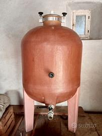 Botte verticale in vetroresina con piedi