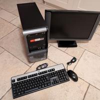 Computer desktop fisso Compaq/HP con monitor