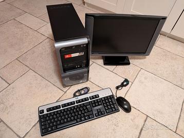 Computer desktop fisso Compaq/HP con monitor