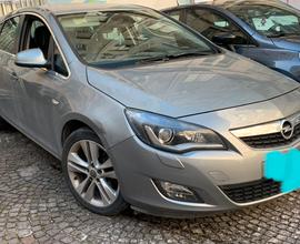 Opel astra j anno 2009 unico proprietario