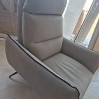 Poltrona di pelle + pouf