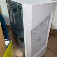 PC FISSO DA 400 euro, 4-core, SSD, 8GB RAM, RGB