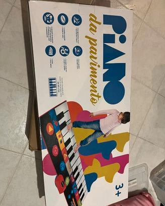 Gioco piano da pavimento
