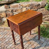 TAVOLINO AMPLIABILE IN STILE