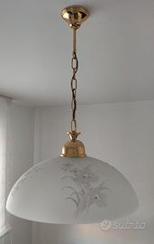 Lampadario con lampade in abbinamento