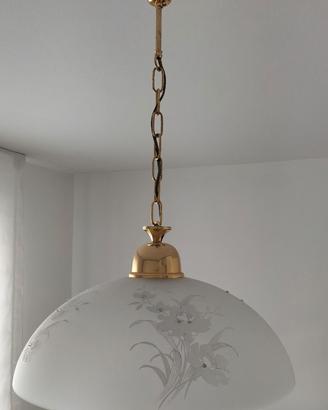 Lampadario con lampade in abbinamento
