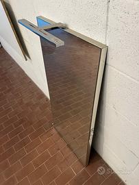 Specchio con presa e luce