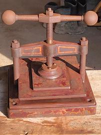 Pressa per rilegatura