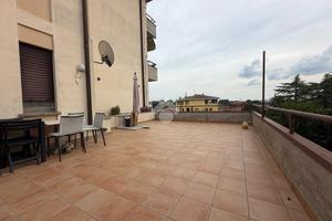 4 LOCALI A MONTECASTRILLI