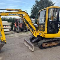 KOMAT'SU PC27R + 2 Benne