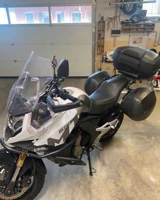 moto tuoring CFMOTO modello MT650