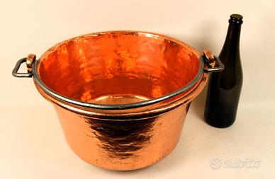 Grande paiolo in rame.