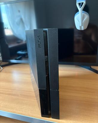 Play station 4 + 2 joystick