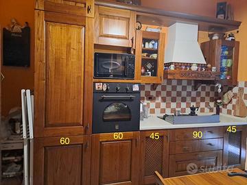 Cucina in legno castagno stile rustico