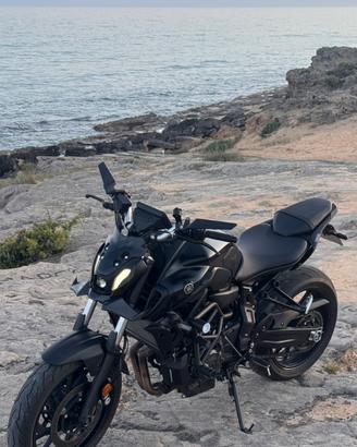 YAMAHA MT 07 35kw (a libretto)