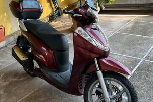 Scooter Honda SH 300