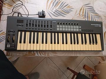 Tastiera Midi Novation Launchkey 49