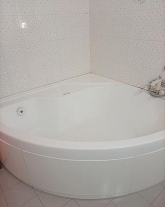 Vasca da bagno angolare